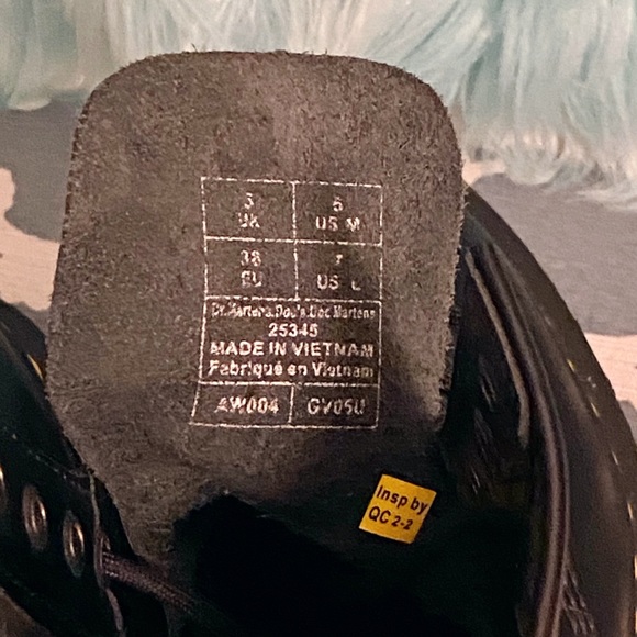 DR Martens AirWair 1460 SMOOTH LEATHER PLATFORM BOOTS-Unisex, Black, Sz 6/7 - Picture 10 of 14